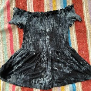cropped black tie dye